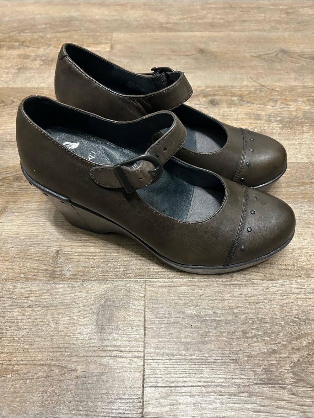 Dansko Fanny Women Size 37 US 6.5-7 Brown Leather Mary Jane Studded Wedge Heels